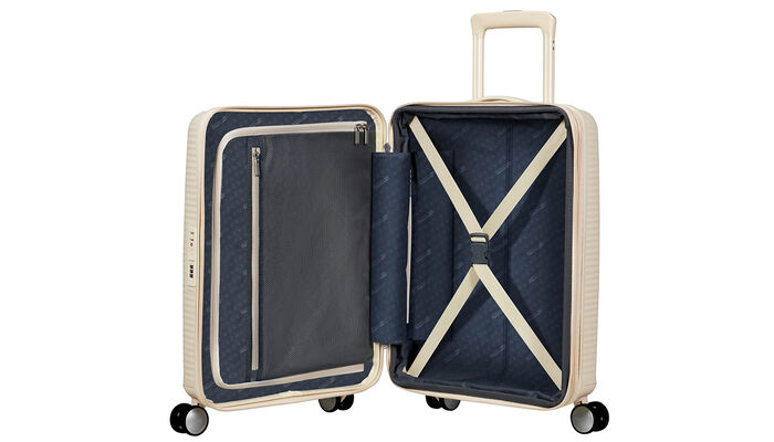 Interior organisation with extra zipped apron pocket 