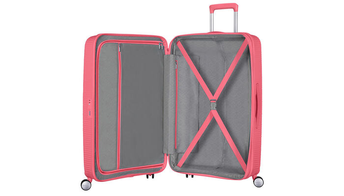 Interior organisation with extra zipped apron pocket 