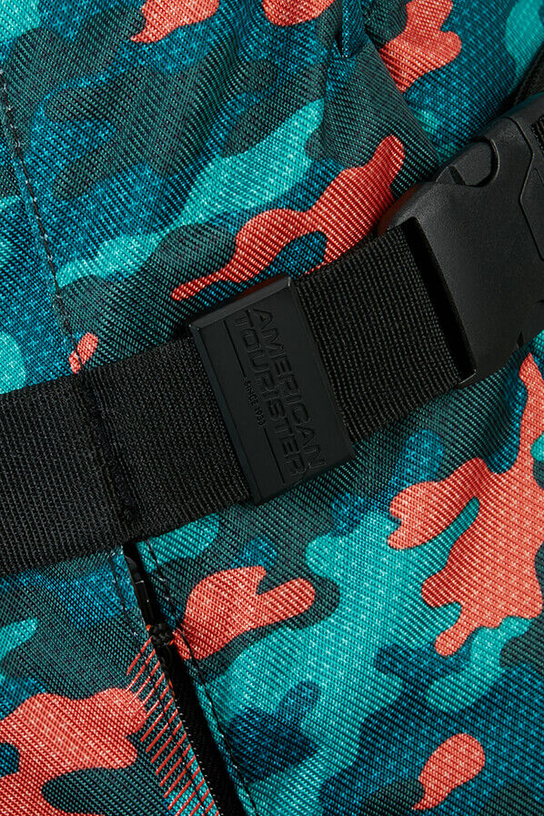 American Tourister Urban Track Duffle with Wheels M  Camo Print