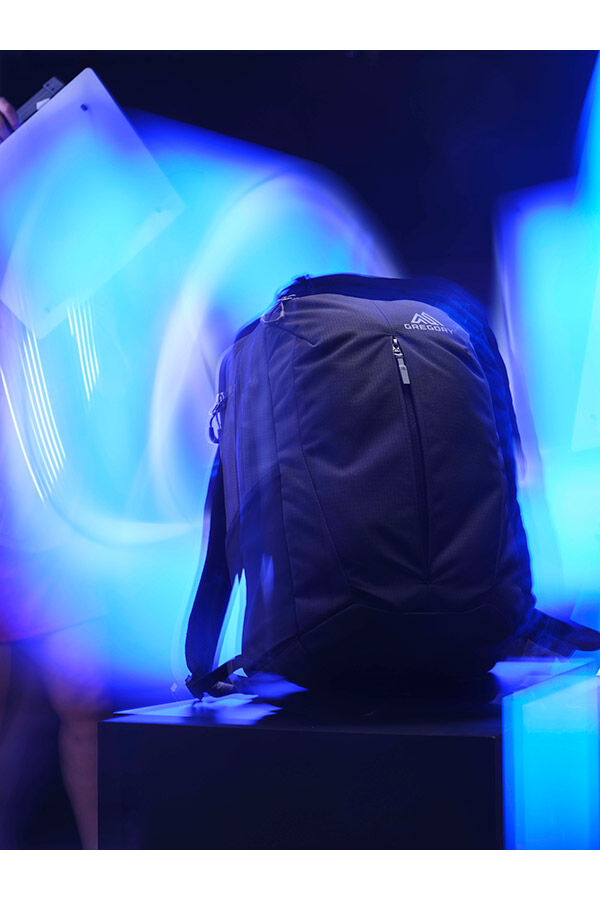 Gregory  RETNA 28  Carbon Sky