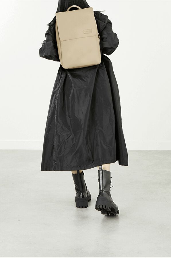 Lipault Lost In Berlin SQUARE BACKPACK  Iced Latte Lipault Lost In Berlin SQUARE BACKPACK  Iced Latte